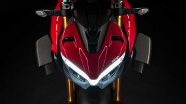 Nach der Ausstattung des Panigale Modells ist die Modellreihe V4 nun auch für ein unkonventionelles Naked Bike geeignet, und das im perfekten Ducati-Stil. 
