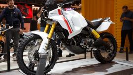 Zwei neue Ducati Scrambler-Studien, die "Motard" und die "DesertX" auf der EICMA vorgestellt.