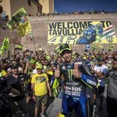 Valentino Rossi hat sich seinen Traum erfüllt - mit seiner Yamaha M1 durch Tavullia zu fahren.