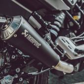 Husqvarna Motorcycles freut sich, den Akrapovič "Slip-on Line"-Schalldämpfer für die brandneue Svartpilen 125 sowie andere Modelle der Vitpilen- und Svartpilen-Reihe anbieten zu können.
