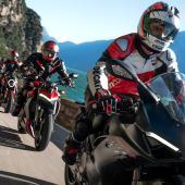 Auch in der Saison 2024 ist Ducati wieder in ganz Deutschland unterwegs und bietet Dir bei einer Probefahrt mit Deinem Wunschmodell die Gelegenheit, die Faszination Ducati zu erleben. 