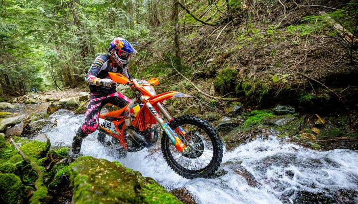 Manuel Lettenbichler von Red Bull KTM Factory Racing hat das Silver Kings Hard Enduro bei der zweiten Runde der FIM Hard Enduro Weltmeisterschaft 2025 gewonnen.