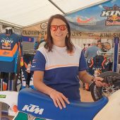 Zwei Generationen und ein halbes Jahrhundert aktiver Rennsport, sowie zahllose nationale und internationale Erfolge - somit ist Kini ein Fixpunkt am Red Bull Erzbergrodeo!