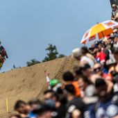 Red Bull KTM Factory Racing setzte seine hervorragende MXGP Saison 2025 mit weiteren herausragenden Ergebnissen auf der historischen Loket Rennstrecke beim Grand Prix der Tschechischen Republik am vergangenen Wochenende fort. 
