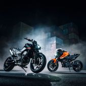 Die KTM 790 DUKE 2027 läutet die eindrucksvolle Rückkehr des „SCALPEL“ ein und präsentiert sich als die bislang umfassendste Weiterentwicklung dieses Modells. 
