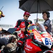 Mit dem achten Saison Event in Donington Park, ging die Supersport Weltmeisterschaft nach einer eimonatigen Pause weiter.