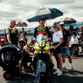 Luis und das Team Freudenberg wollten von Beginn an ein starkes Rennwochenende abliefern - in Oschersleben führte die EURO MOTO ihren fünften Saisonstopp auf dem legendären TT Circuit Assen in den Niederlanden.