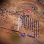 Seit Februar 2026 macht die neue Plattform die internationale Fahrerpräsenz im Offroad-Motorradsport sichtbar – übersichtlich, transparent und jederzeit nachvollziehbar. Die Weiterentwicklung für 2027 ist bereits in Vorbereitung.
