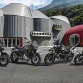 Zum 105. Jubiläum und zur Eröffnung der neuen Moto Guzzi Heimat in Mandello del Lario präsentiert die italienische Traditions-Motorradschmiede eine exklusive 105th Sonderlackierung.