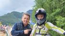 Ein mehr als deutlicher Beweis, dass der Apfel nicht weit vom Stamm fällt und die Begeisterung für das Red Bull Erzbergrodeo über Generationen weiter gegeben wird.