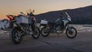 Die Multistrada V4 Rally ist der ideale Begleiter für Langstreckenreisende – dank ihres 30-Liter-Tanks, des adaptiven DSS-EVO-Fahrwerks mit längeren Federwegen, des hohen Komforts für Fahrer und Sozius sowie der Fähigkeit, jedes Terrain zu meistern.