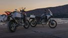 Die Multistrada V4 Rally ist der ideale Begleiter für Langstreckenreisende – dank ihres 30-Liter-Tanks, des adaptiven DSS-EVO-Fahrwerks mit längeren Federwegen, des hohen Komforts für Fahrer und Sozius sowie der Fähigkeit, jedes Terrain zu meistern.