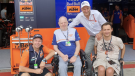 Hans „Hansi“ Kinigadner ist am 8. Oktober 2026 im Alter von 70 Jahren verstorben und hinterlässt eine eindrucksvolle Geschichte, die den österreichischen Motorradsport bis heute prägt und auch in Zukunft mitprägen wird.
