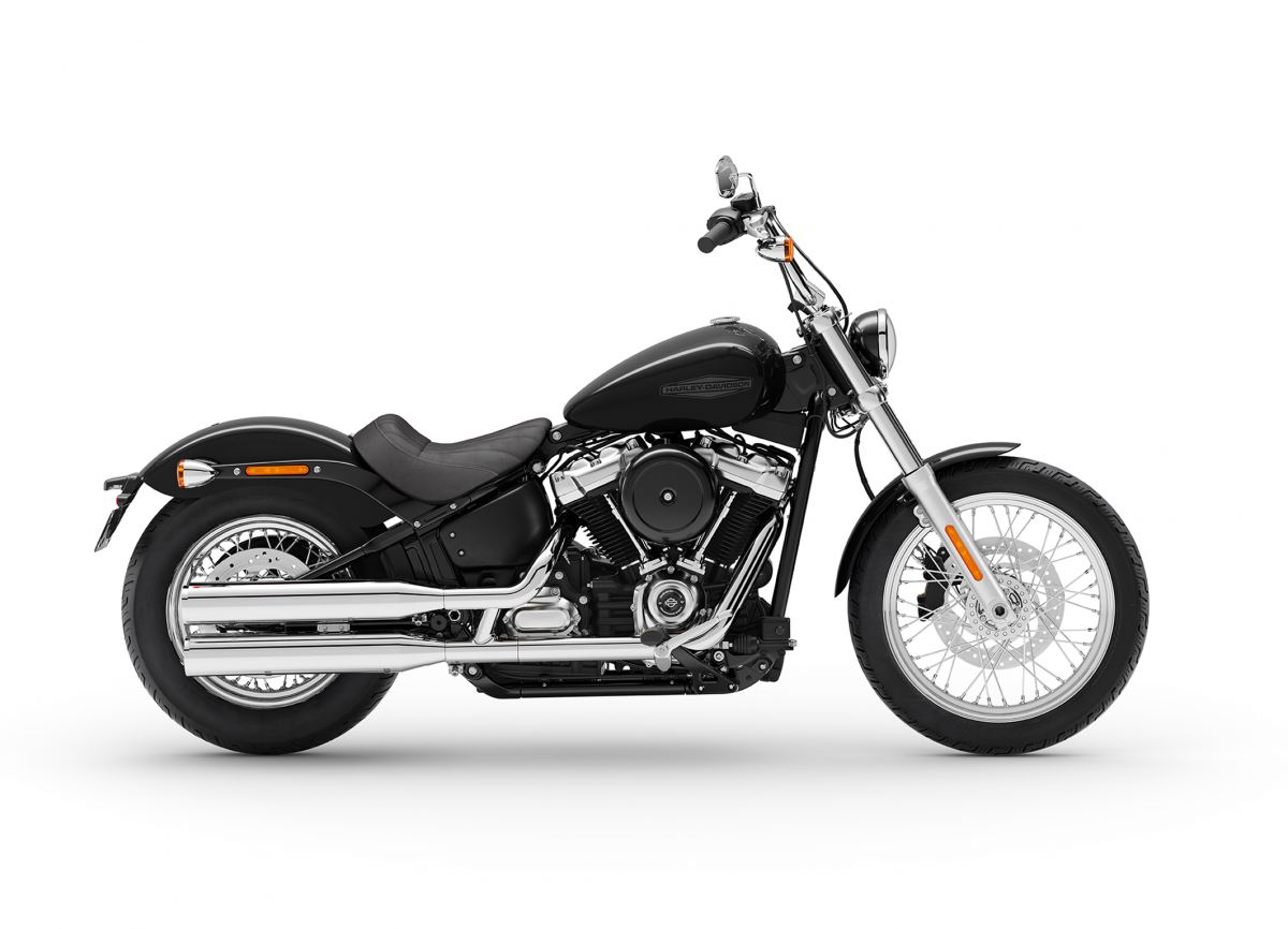 Milwaukee-Eight-V-Twin-Performance und auf das Wesentliche reduzierter Chopper-Style laden zum Customizing ein.