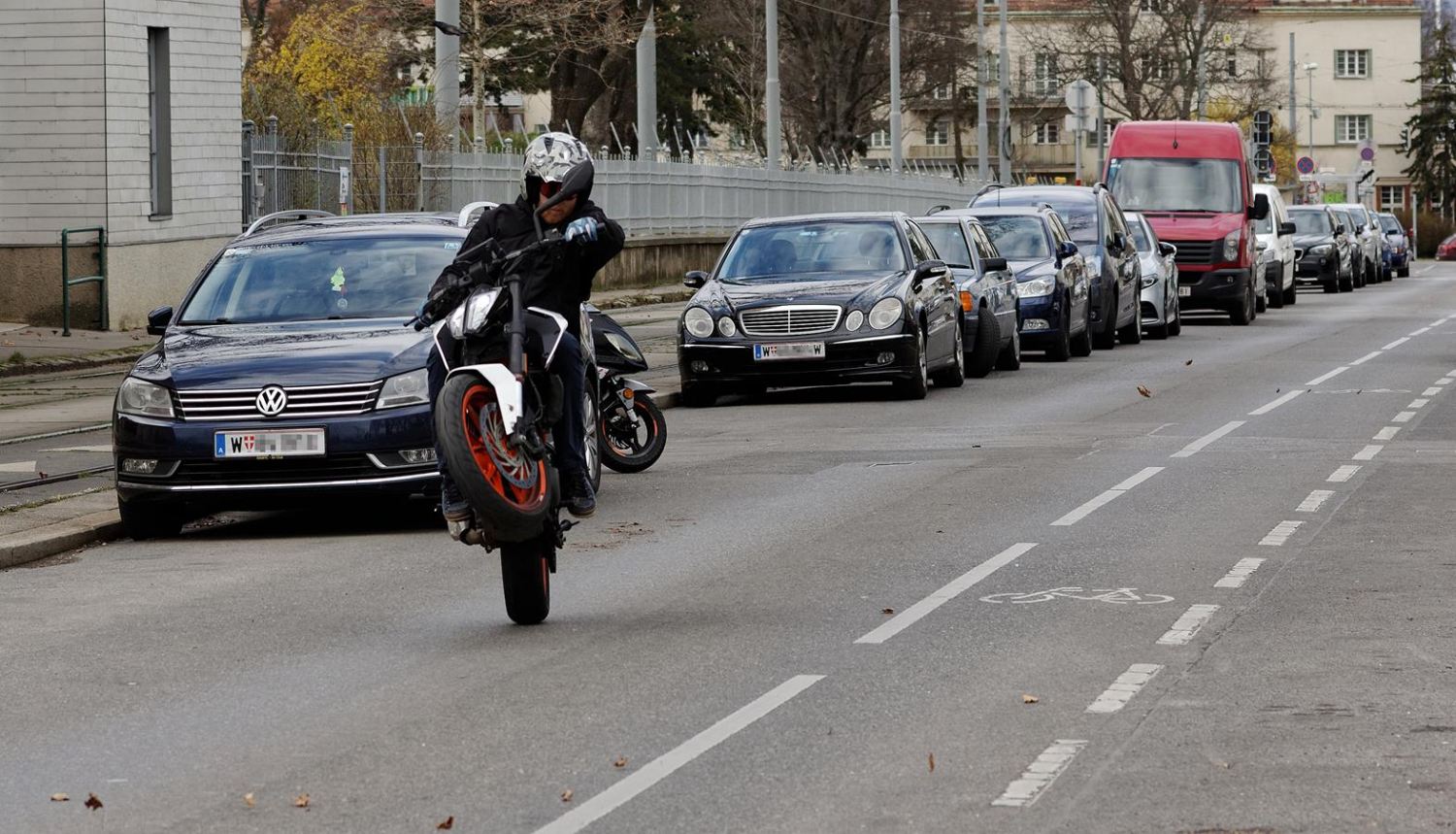 ktm wheelie