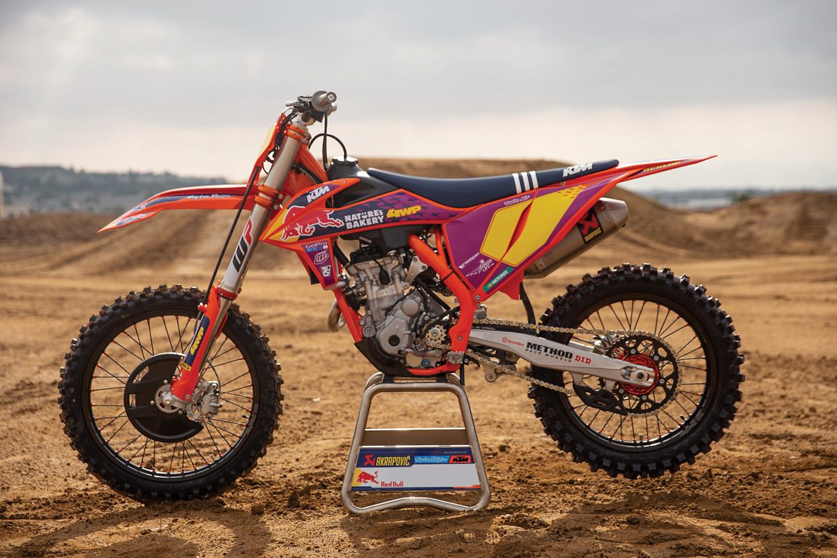 KTM präsentiert die KTM 250 SX-F Troy Lee Designs 2021