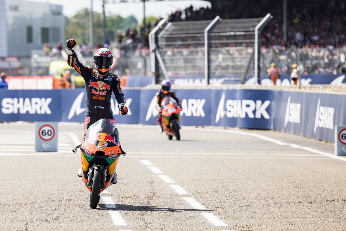 KTM GP Academy holt MOTO3™ und MOTO2™-Erfolg beim Grand Prix de France