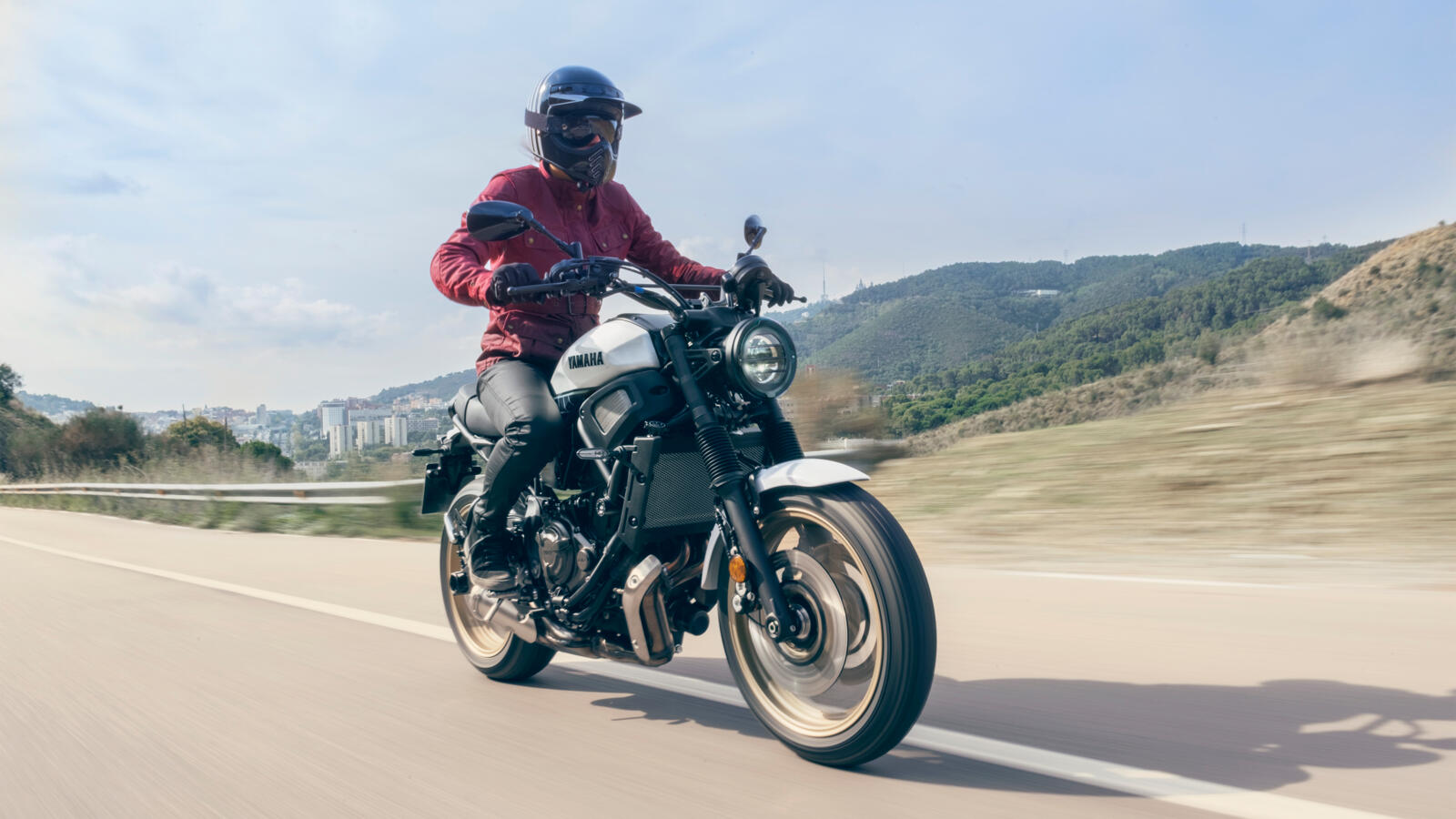 YAMAHA: XSR700 Legacy - pures Fahrvergnügen !