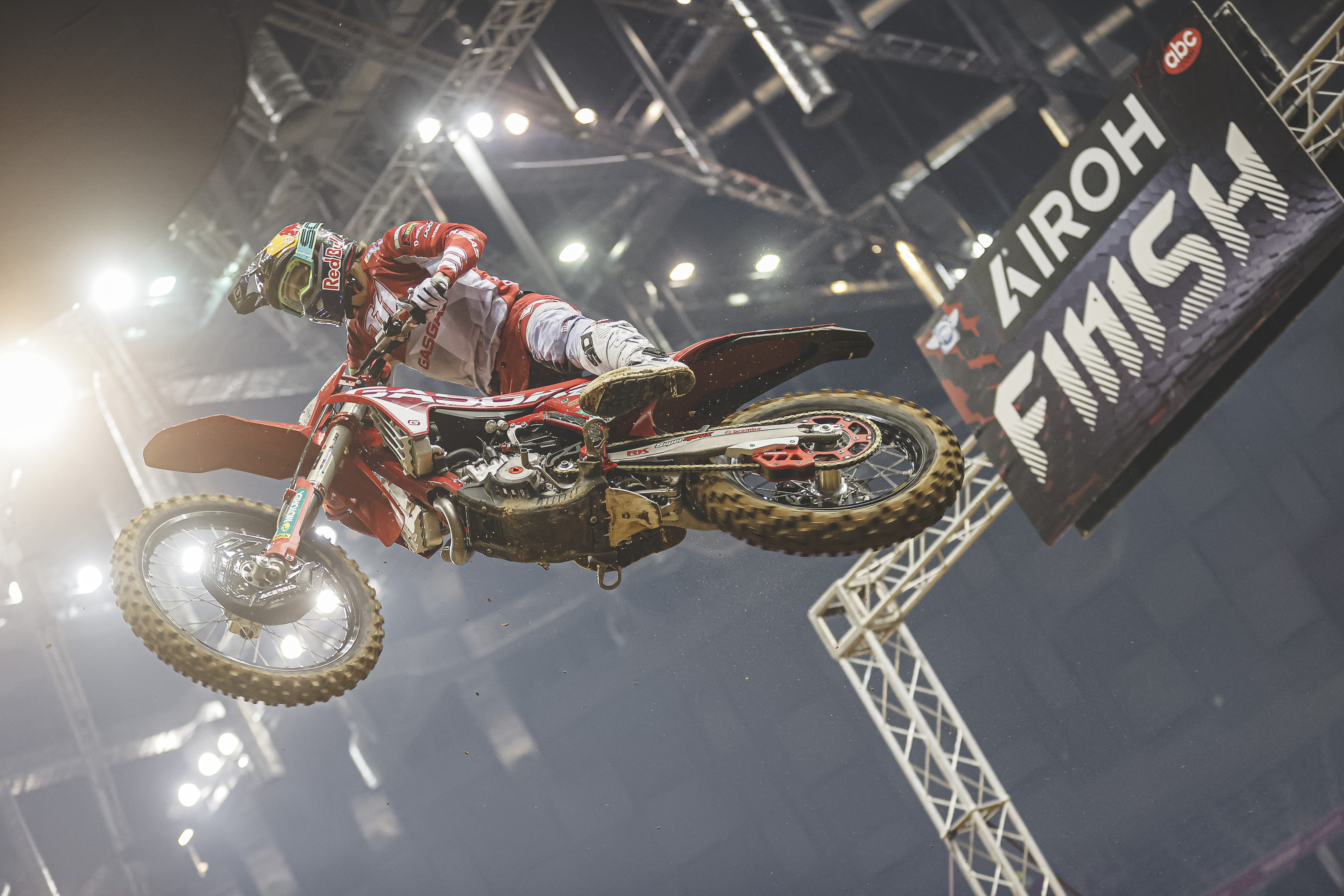 Starker Auftritt von Taddy bei der ersten Superenduro Runde