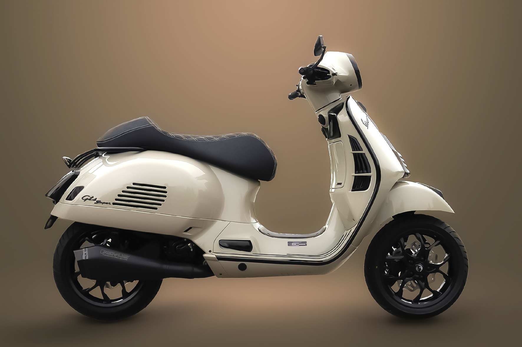 Vespa GTS 300 „SARA“ gewinnt F-Customs Wettbewerb