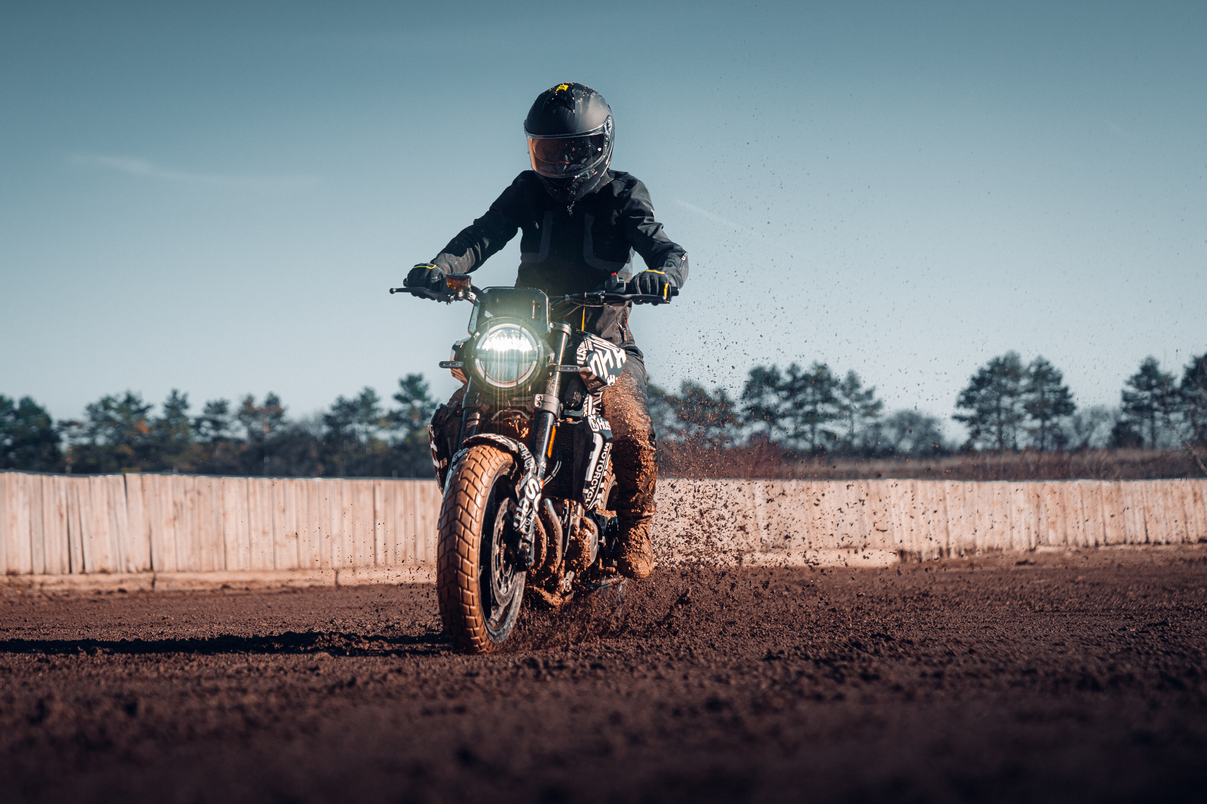 Husqvarna Motorcycles: Svartpilen 801 für 2024