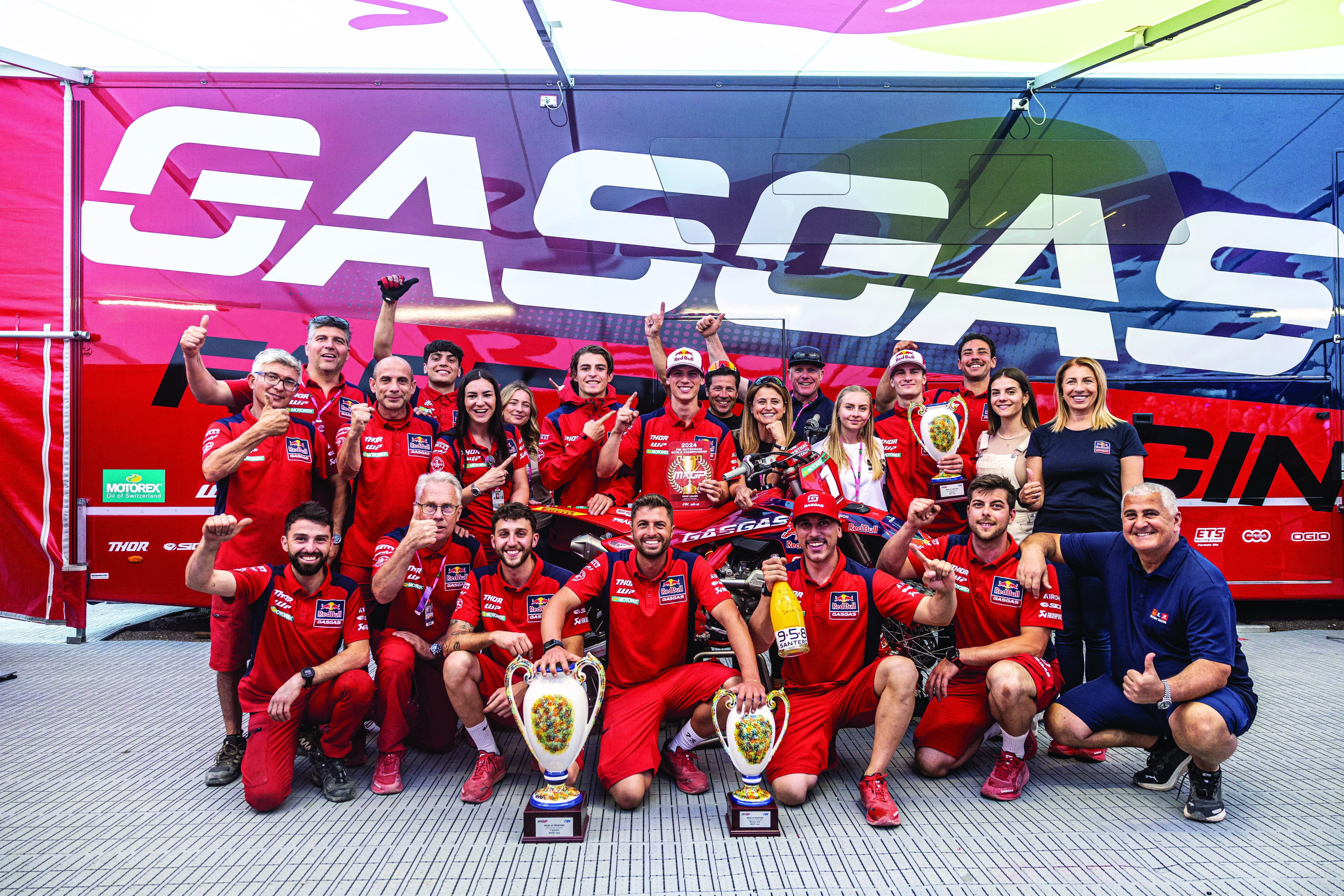 RED BULL GAS GAS Factory Racing triumphiert in Trentino