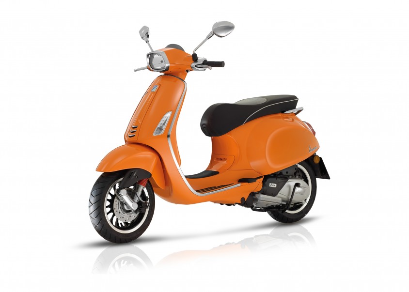 01_vespa_sprint_orange.jpg