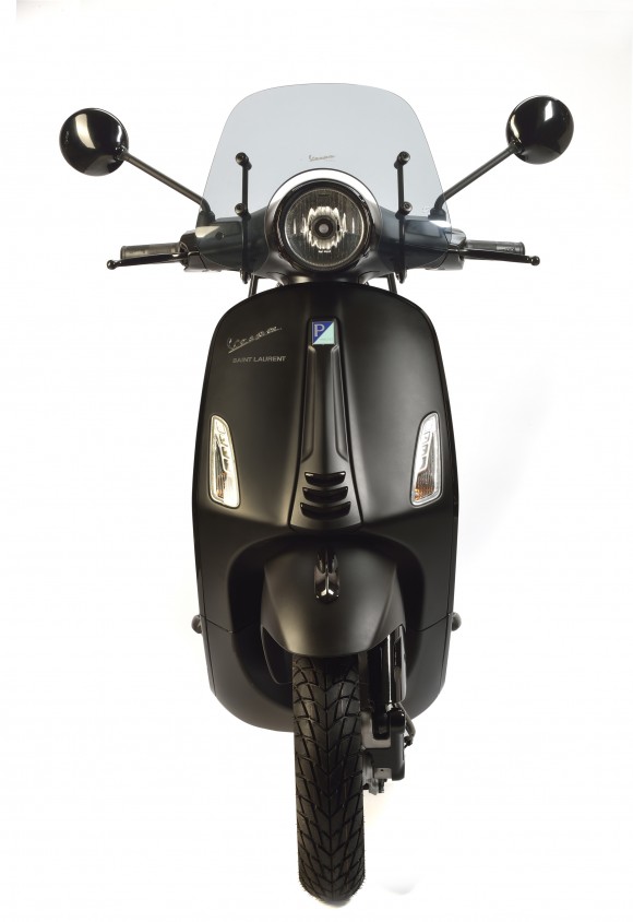 02-vespa-x-saint-laurent.jpg