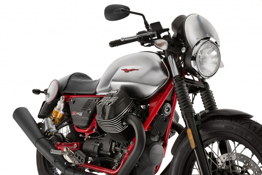 03_moto_guzzi_v7_iii_abs_racer.jpg