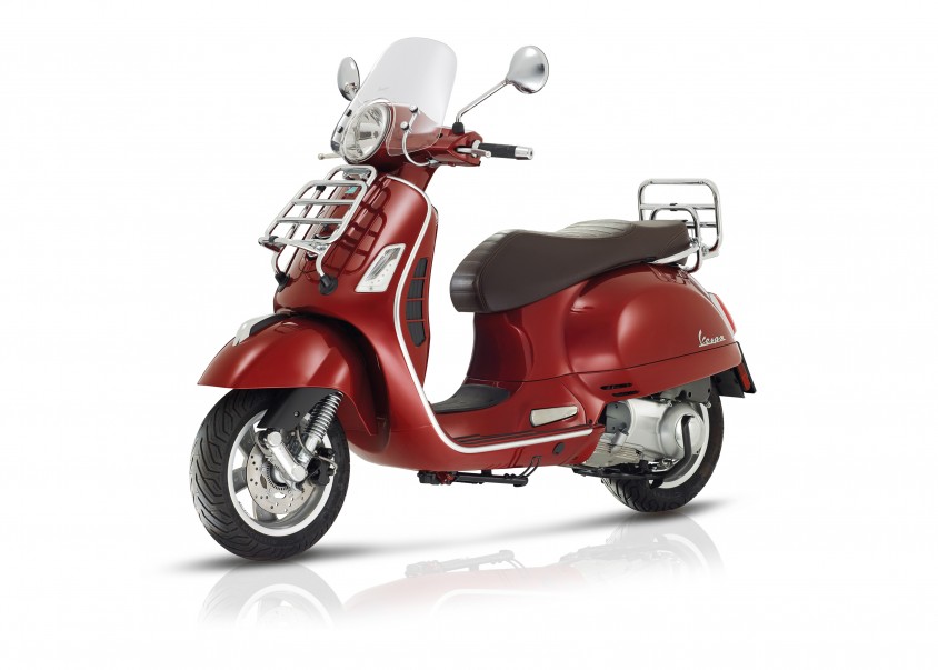 07_vespa_gts_touring_rot.jpg