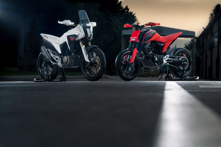 Honda%20PR%20MC0918%20-%20EICMA%202018%20Zwei%20Honda%20125er%20Design-Studien%20aus%20dem%20Forschungs-%20und%20Entwicklungszentrum%20in%20Rom_CB125M_und_CB125X_Concepts.jpg