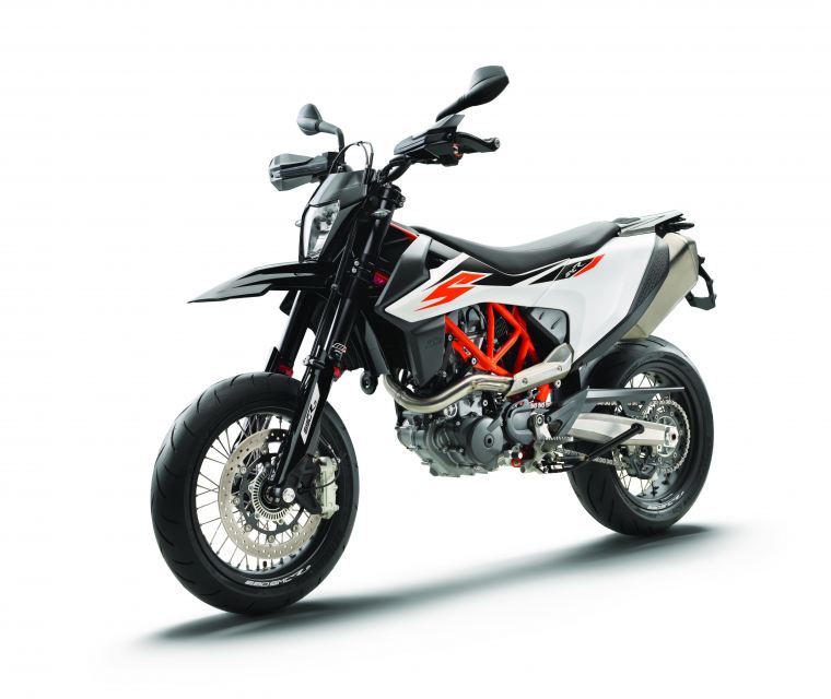 KTM%20690%20SMC%20R_front%20le%20MY2019.jpg