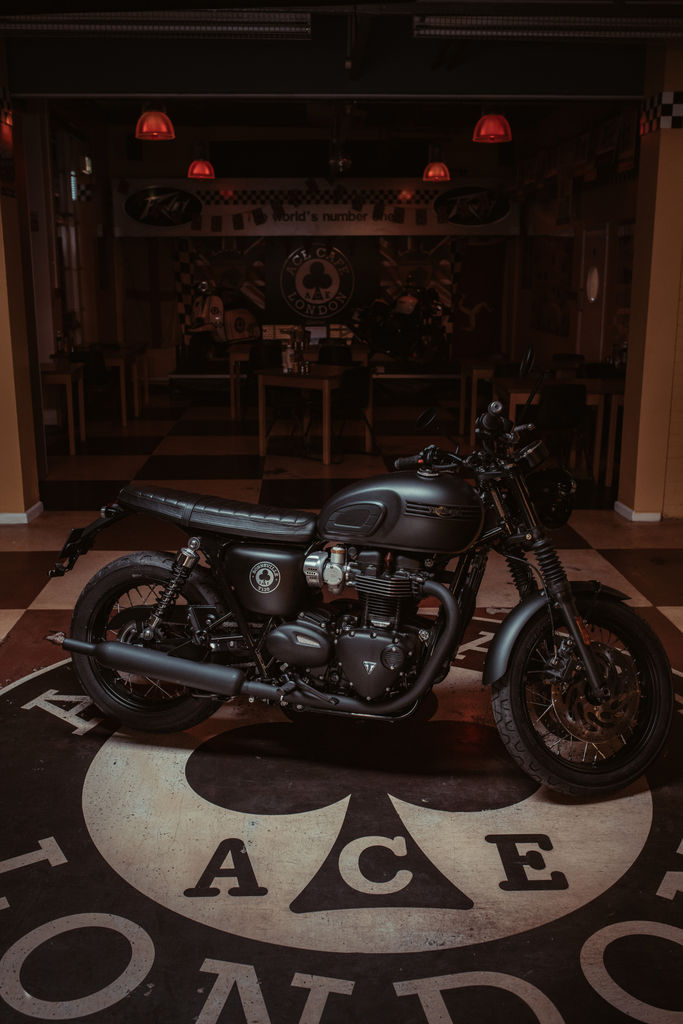 Triumph_Bonneville_T120_Ace_7.2935aa77.jpg