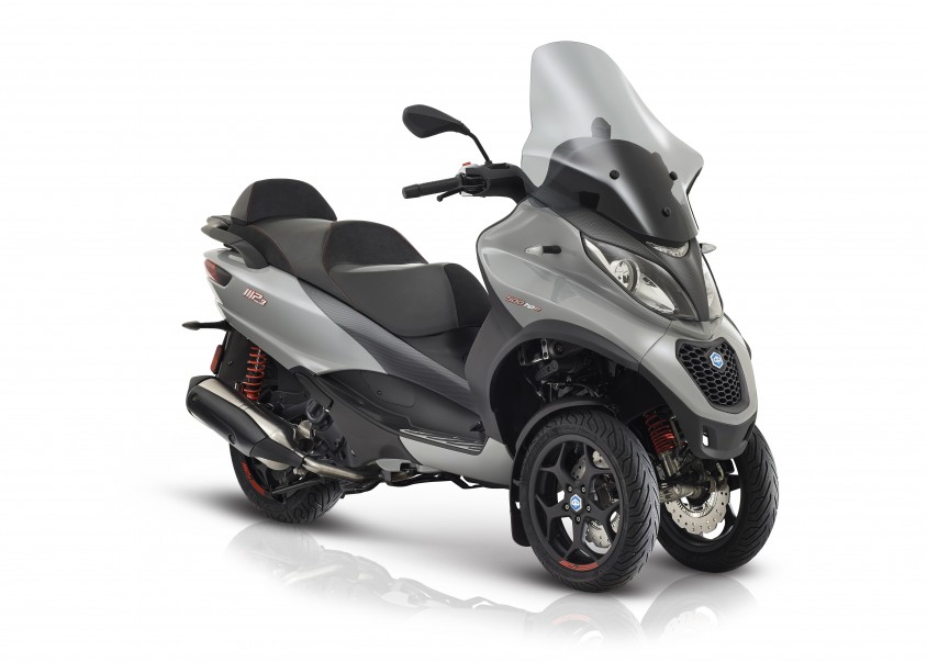 piaggio20mp32050020sport.jpg