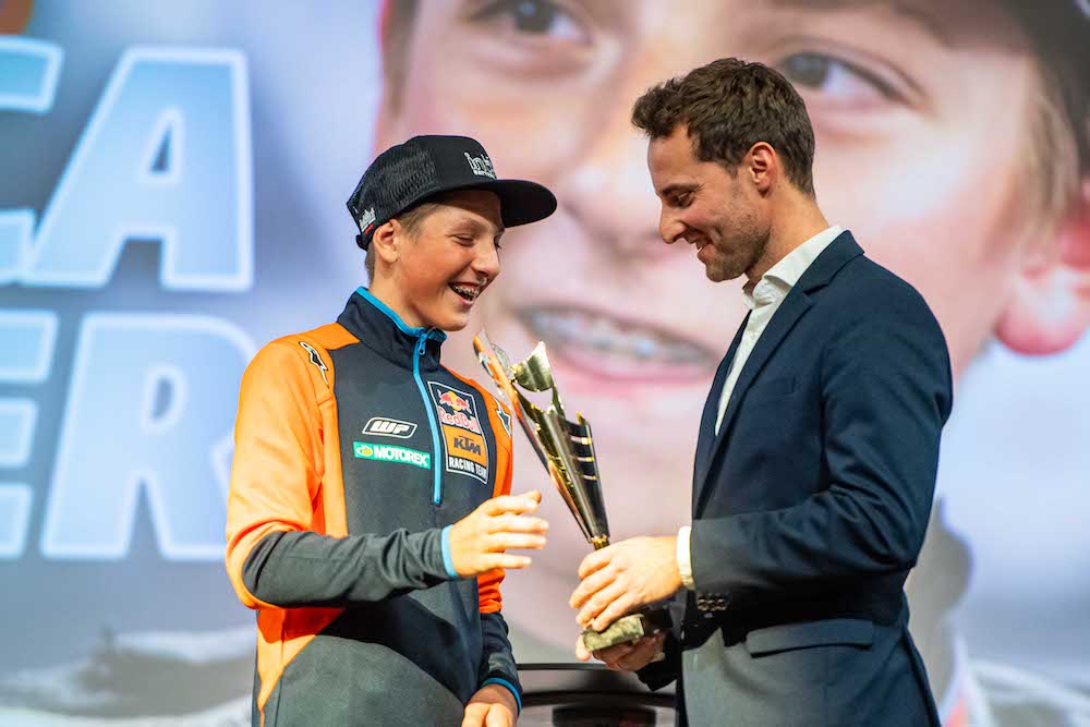 Luca Göttlicher Austrian Junior Cup dritter 2021 Rene Esterbauer Geschäftsführer KTM Motohall