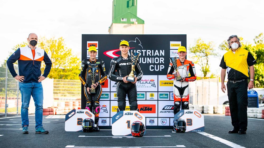 Podium mit Chris Schipper KTM (links)