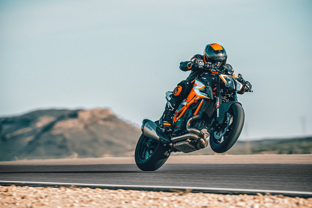 KTM hat die Hierarchie bei seinen NAKED-Modellen neu sortiert. Hier kommt die KTM 1290 SUPER DUKE RR – das BEAST mit noch mehr "Biss".