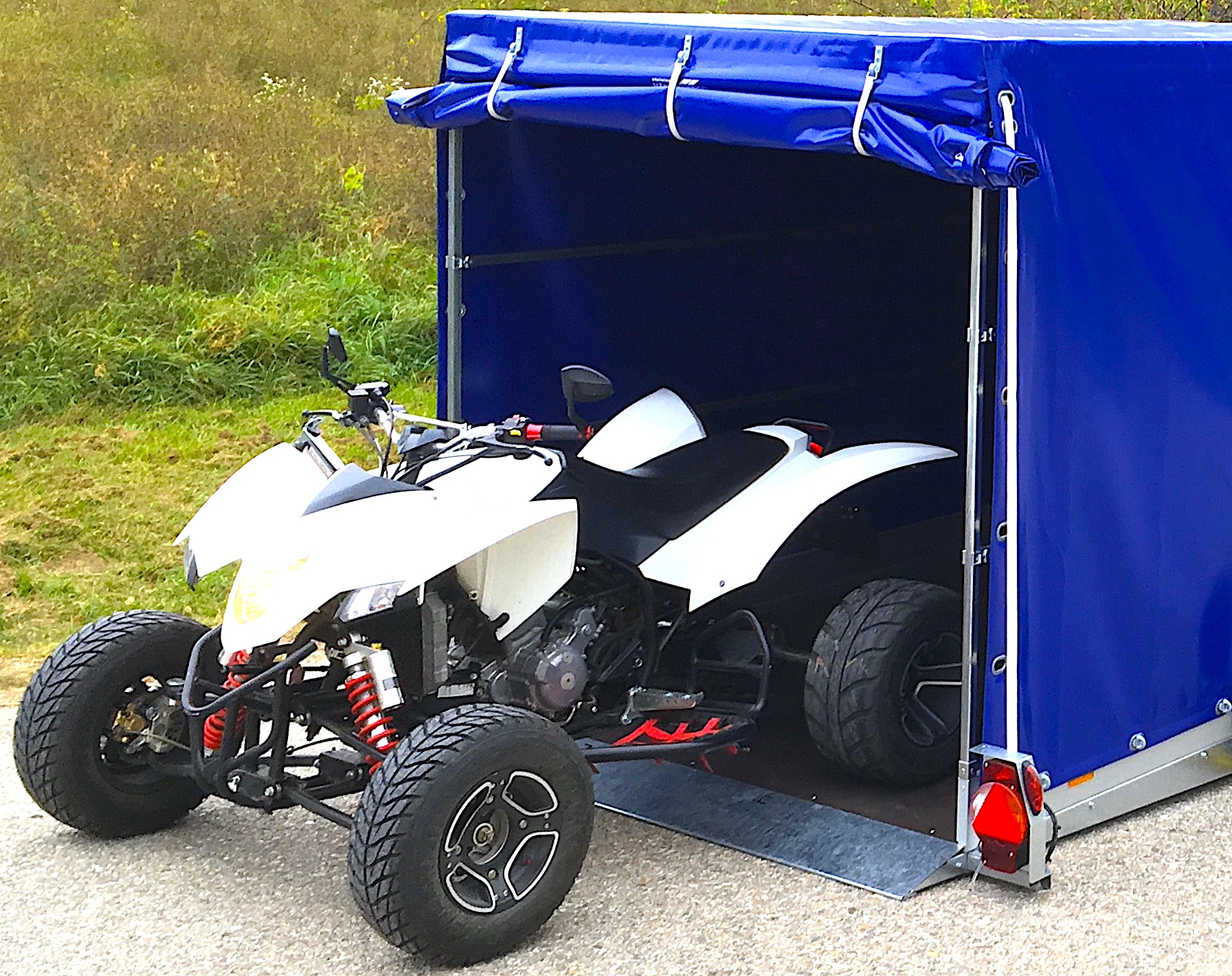 Bis hin zum Quad, aber auch der Kasten kann einfach und rasch transportiert werden.