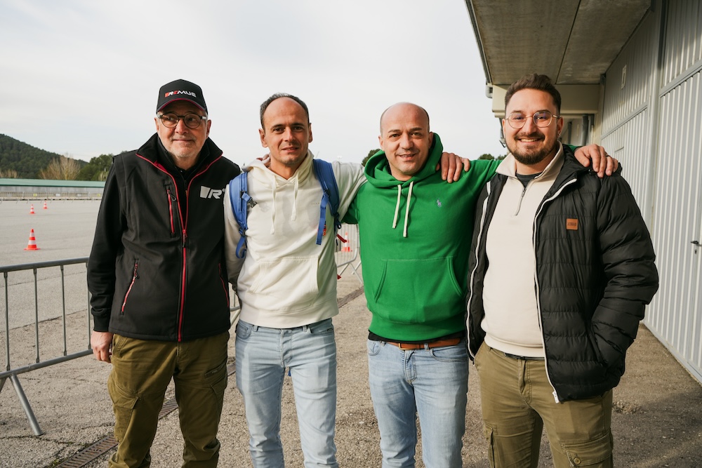 REMUS Teamgeist: Technische Gespräche am Streckenrand 