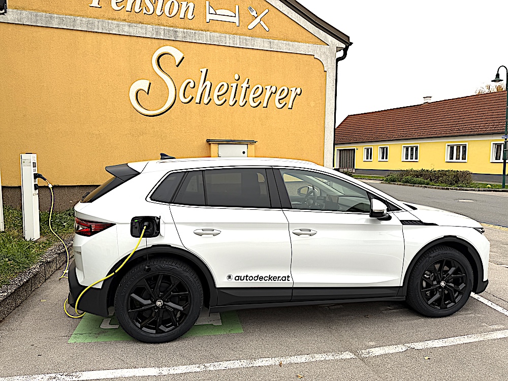 Stromladen an der Säule EVN Skoda Elroq