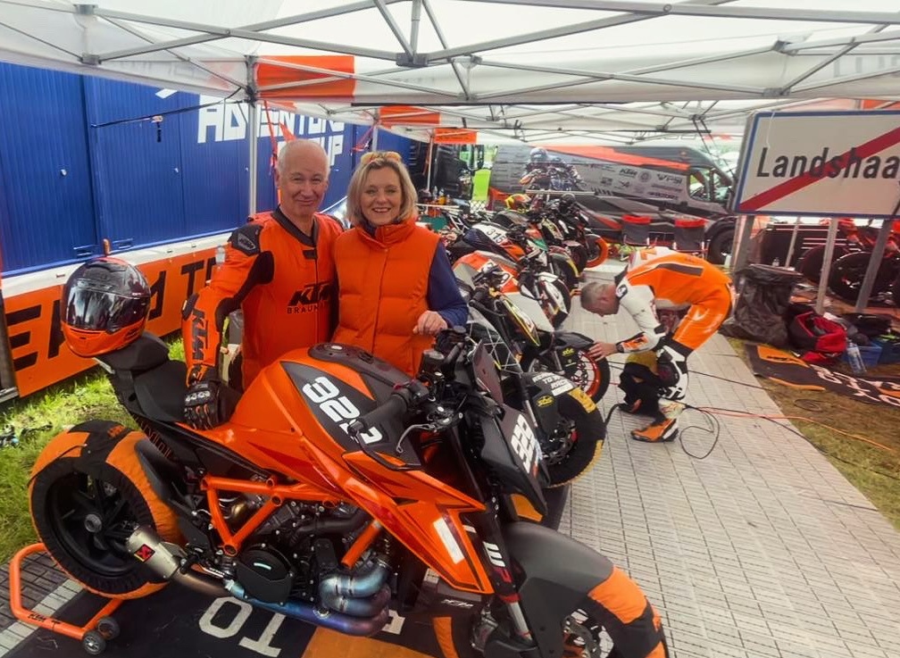 Firma Braumandl - KTM 1390 Super Duke - Eva & Christian Windhager