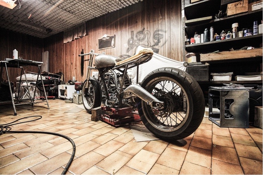 Motorrad, Garage, Reparaturen, Werkstatt, Hobby