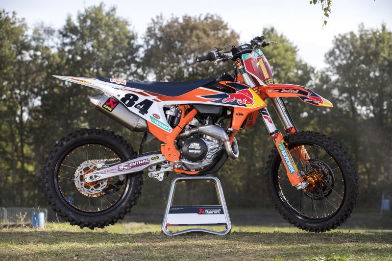 01_KTM%20450%20SX-F%20HERLINGS%20REPLICA.jpg