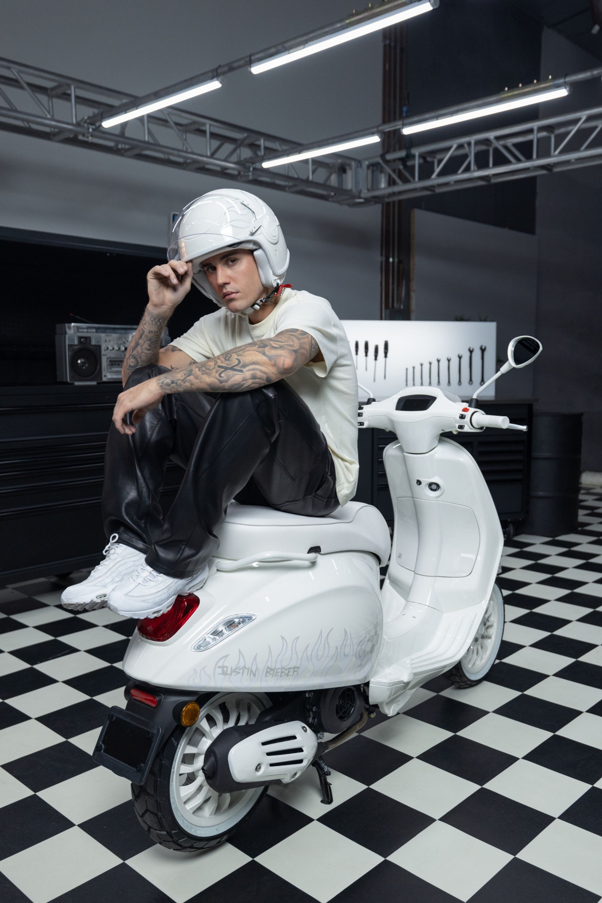 JUSTIN BIEBER X VESPA