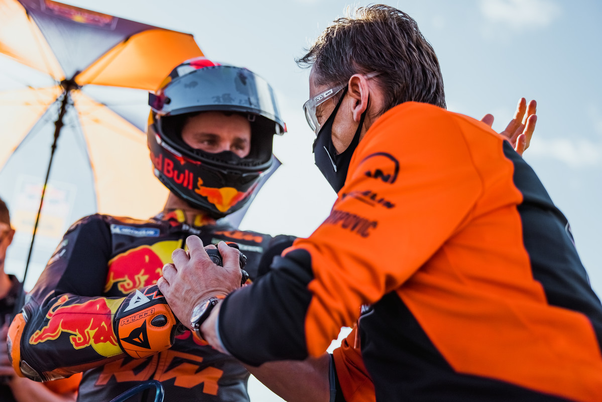 Valencia: Red Bull KTM wiederholt in allen drei Klassen auf dem Podest!