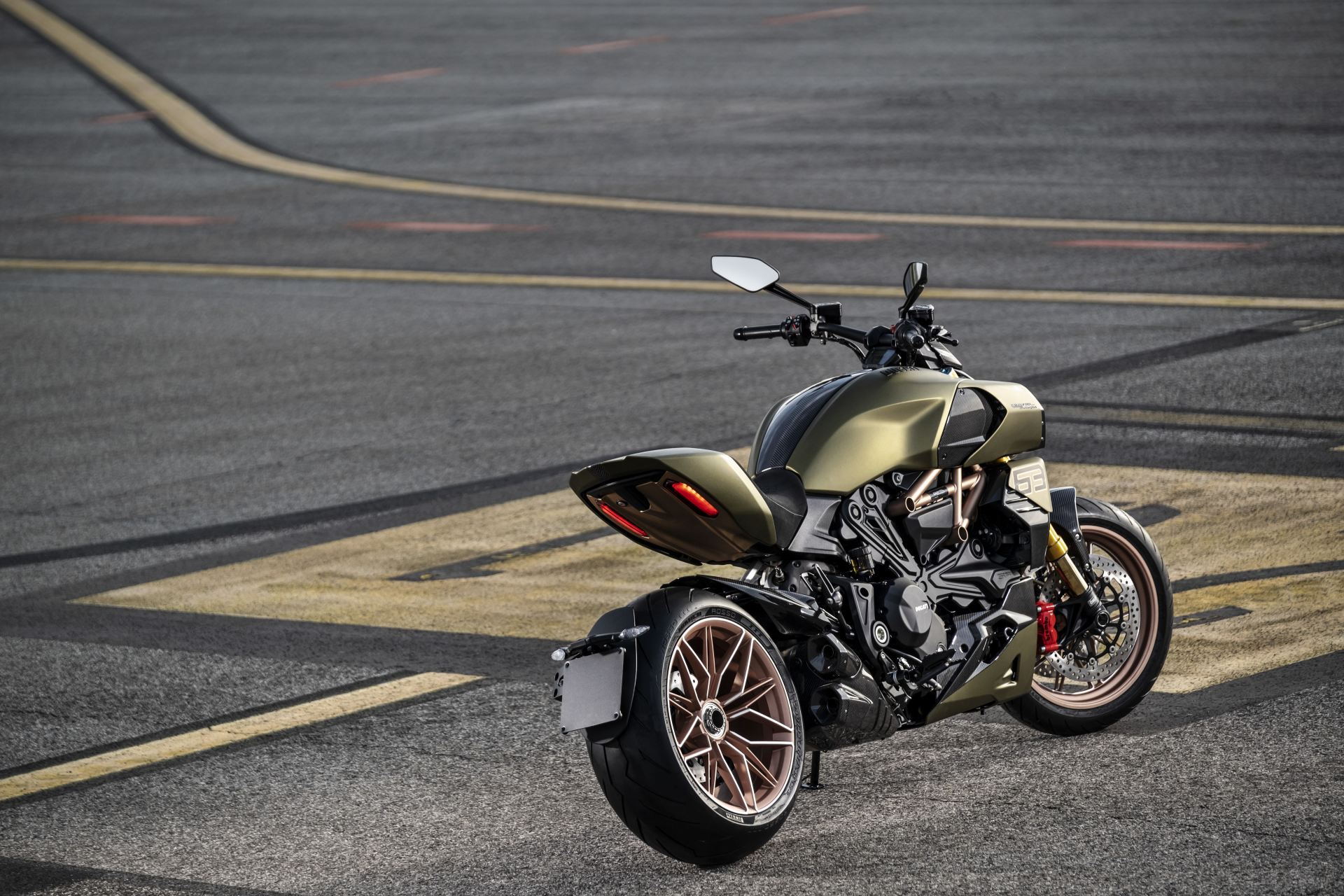 Ducati präsentiert die Diavel 1260 Lamborghini