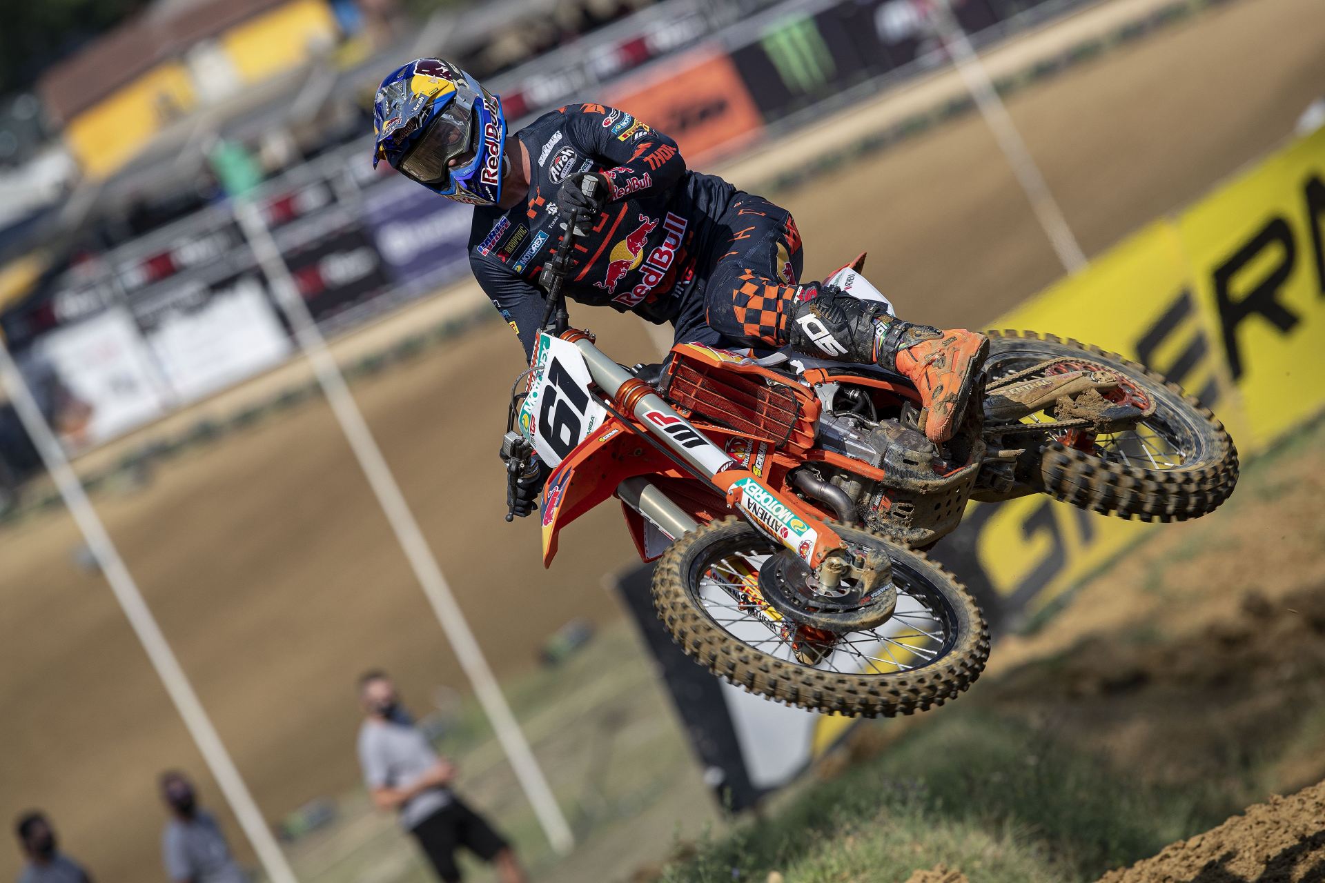 KTM gewinnt beide Klassen der 8 Runde der MXGP in Italien.