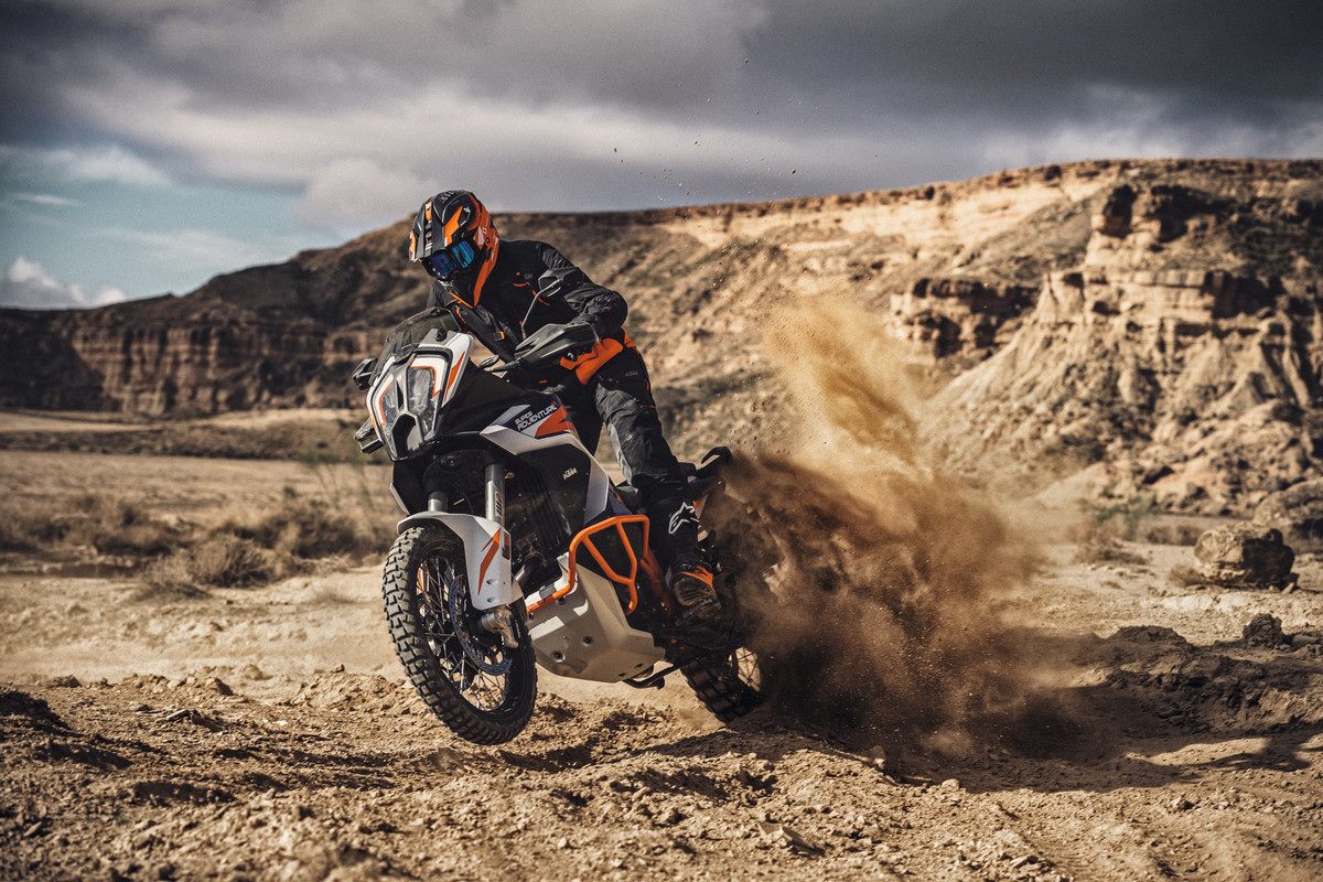 KTM 1290 SUPER ADVENTURE R: ENDLOSES TOURENFAHREN – SELBST DANN, WENN DER ASPHALT ENDET