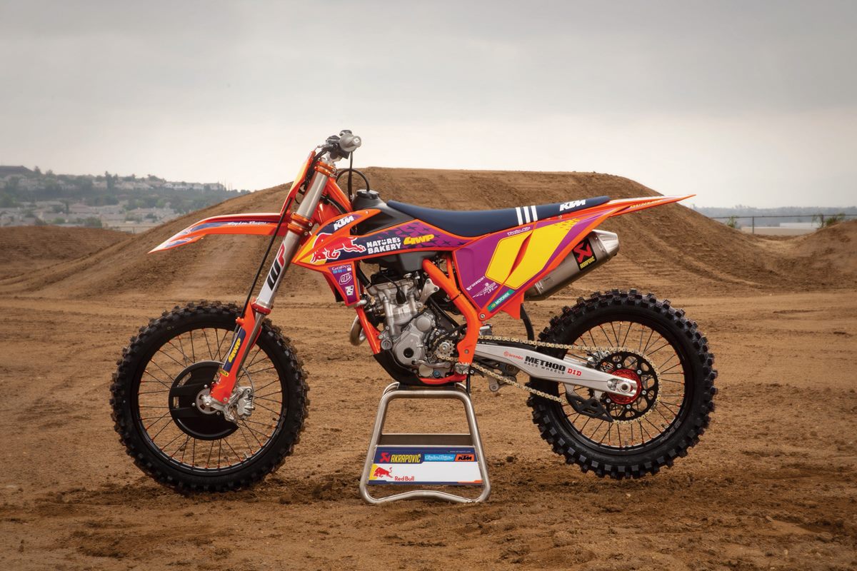 KTM präsentiert die KTM 250 SX-F Troy Lee Designs 202