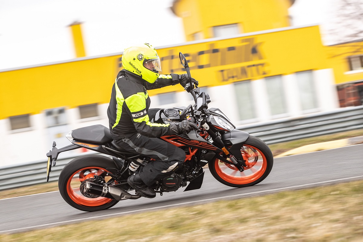 KTM als zusätzlicher Fuhrpark Partner der ÖAMTC Fahrtechnik